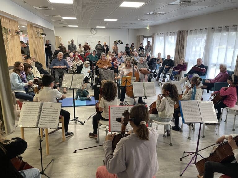 concert-violoncelle-ehpad-pierre-fee-mars-2025
