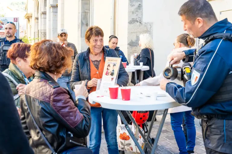 un-cafe-un-policier-20251028-24