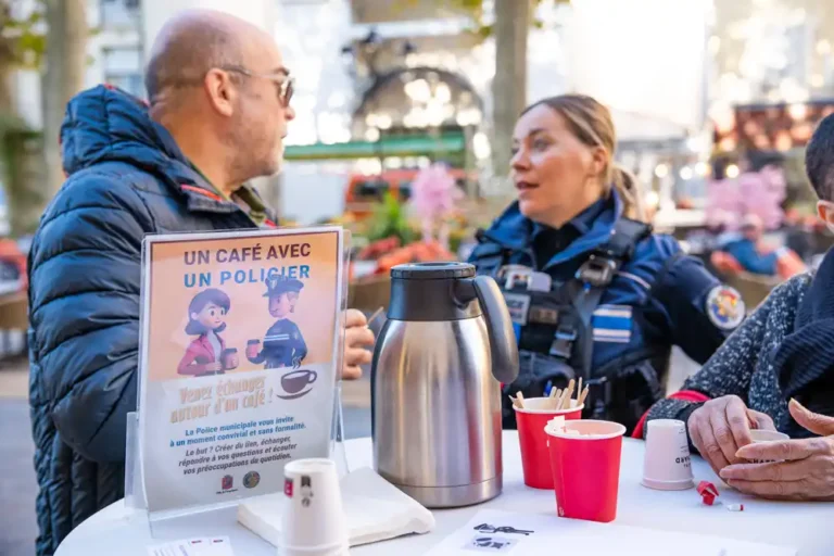 un-cafe-un-policier-20251028-4