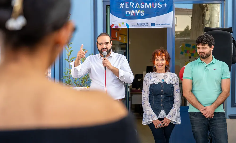 Erasmus Day sur la place Claude Gay avec Info Jeunes et les partenaires associés